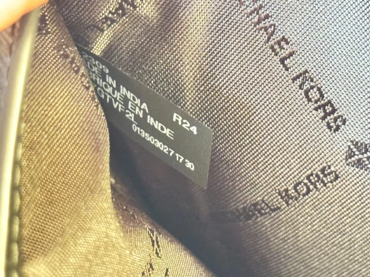 Michael Kors portfel damski – detal logo i wykończenia