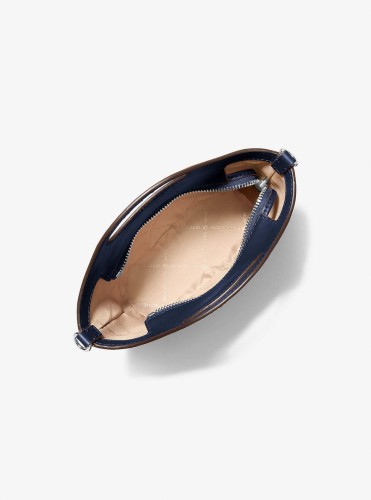 Michael Kors Tatum Small Crossbody – widok boczny torebki granatowej