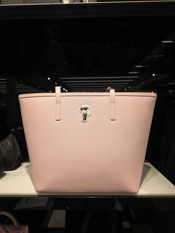 Różowa torebka Karl Lagerfeld IKON Shopper z zamknięciem na suwak i pojemnym wnętrzem