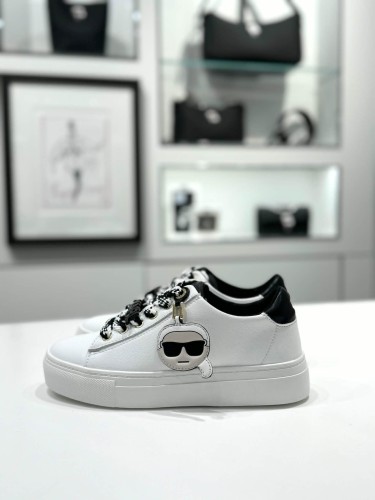 Karl Sneakersy 1.jpg