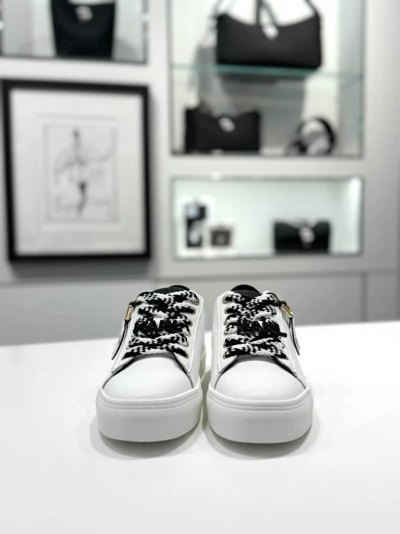 Karl Sneakersy 2.jpg