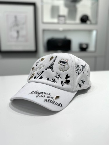 karl-lagerfeld-czapka-paris