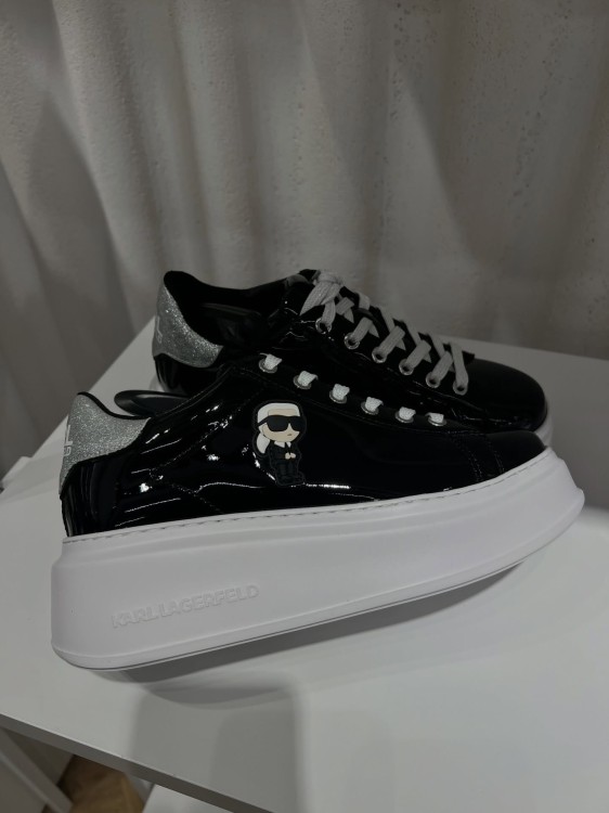Sneakersy Karl Lagerfeld Mega Kapri Ikon Karl czarne skóra lakierowana