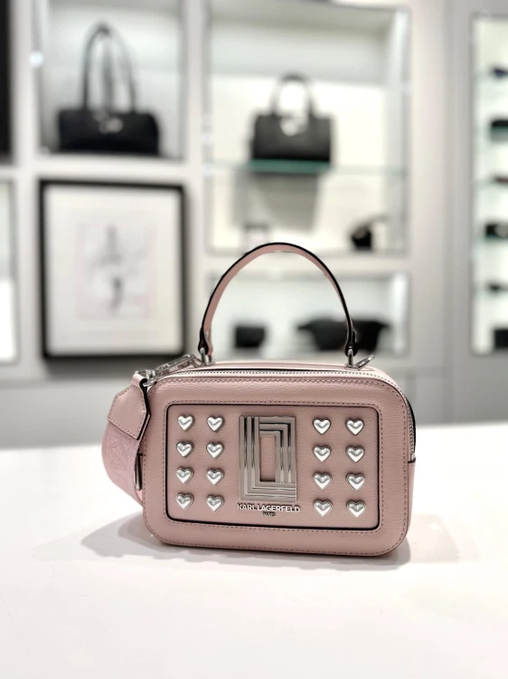 karl-lagerfeld-simona-pearl-hearts-pins-crossbody-pudrowy-roz-front.jpg