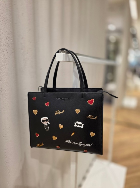 Karl Lagerfeld Ikon Pins Tote czarna torebka skórzana z pinami Karl i Choupette