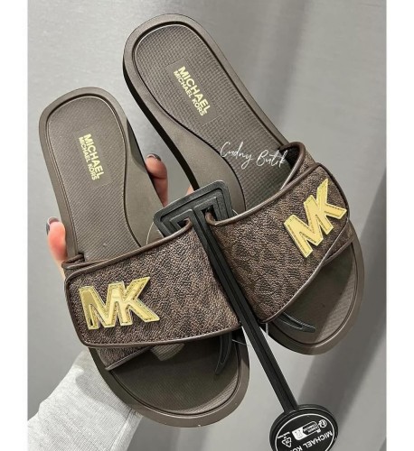 michael-kors-palmer-slide-brazowe-klapki-damskie-canvas.jpg