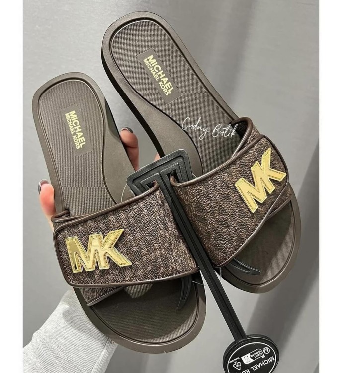 michael-kors-palmer-slide-brazowe-klapki-damskie-canvas.jpg
