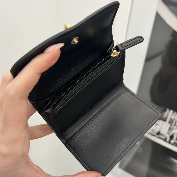 Michael Kors Lyra XS Trifold Etui Black Interior.jpg